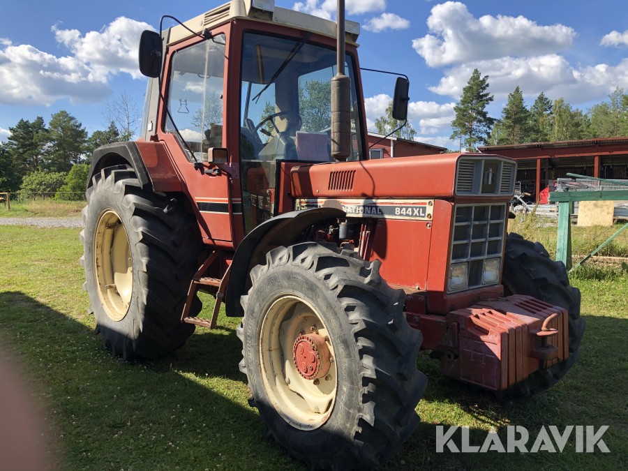 Traktor IH 844 XL 