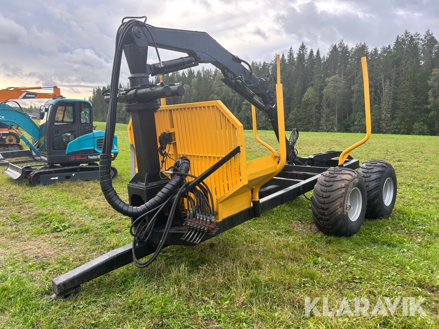 Skogsvagn Vreten med kran FMV 2500