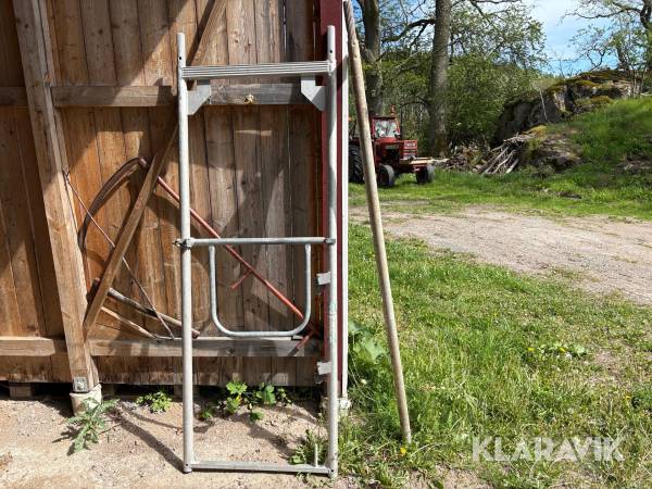 Gavlar till byggställning Monzon
