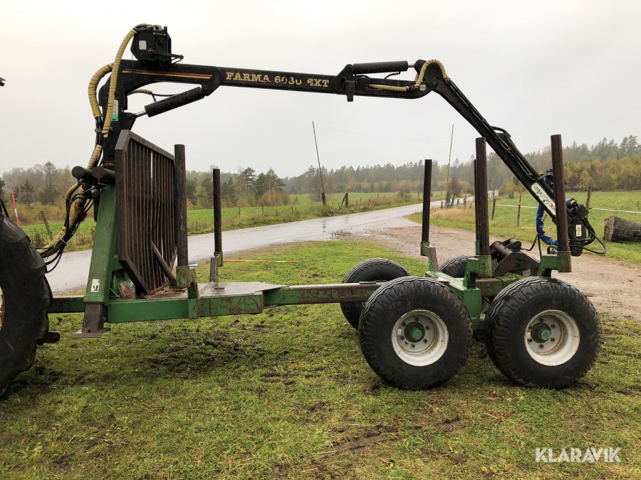 Skogsvagn Farma 9-60D med kran