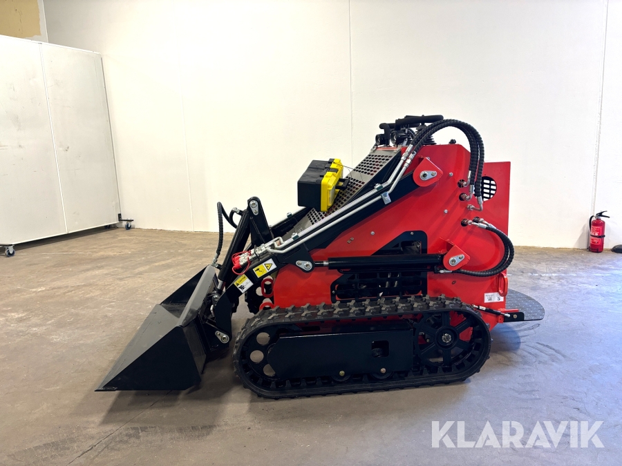 Redskapsbärare/ Skid steer Homejob 380