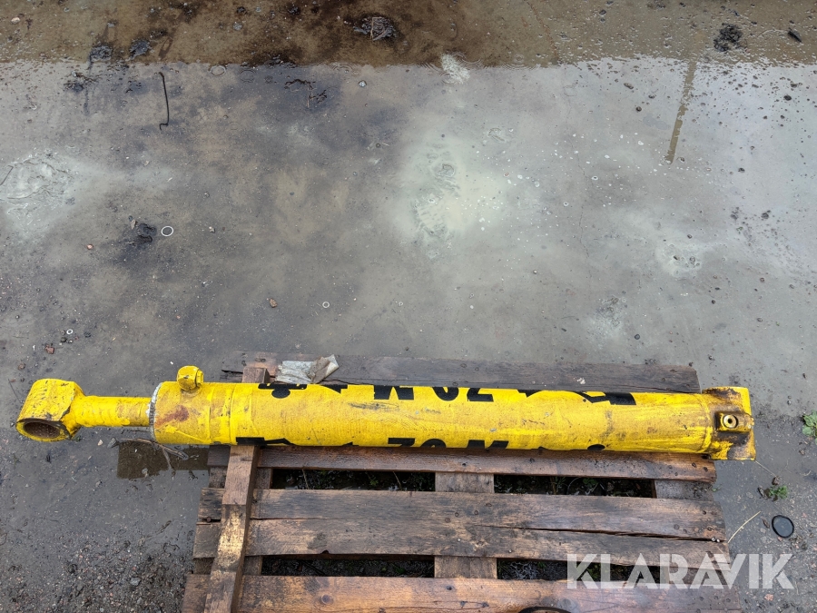 Vippcylinder till Komatsu skördare 911