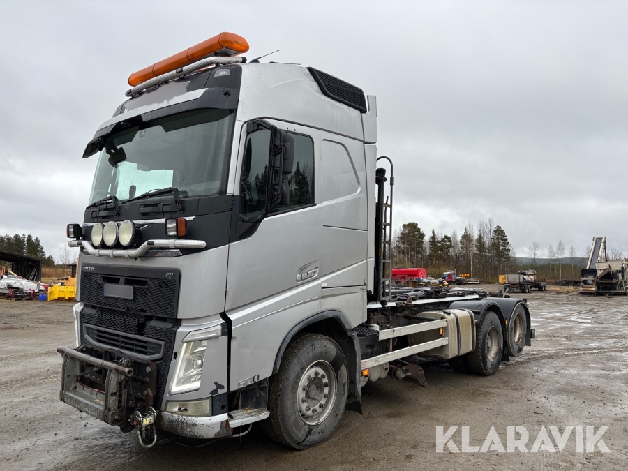 Lastväxlare Volvo FH 6x2 plogutrustad