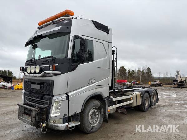 Lastväxlare Volvo FH 6x2 plogutrustad