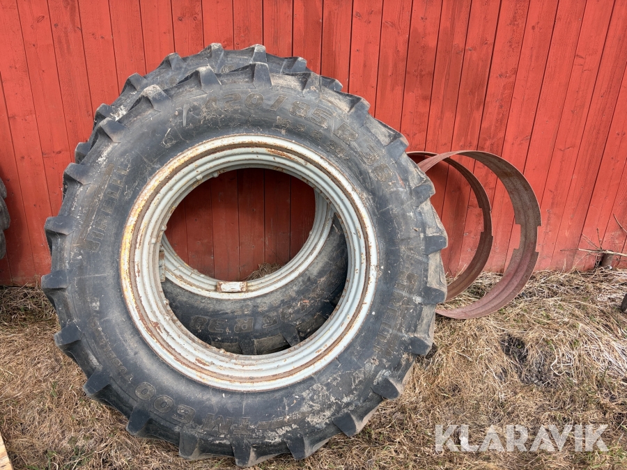 Dubbelmontage Pirelli 420/85-38