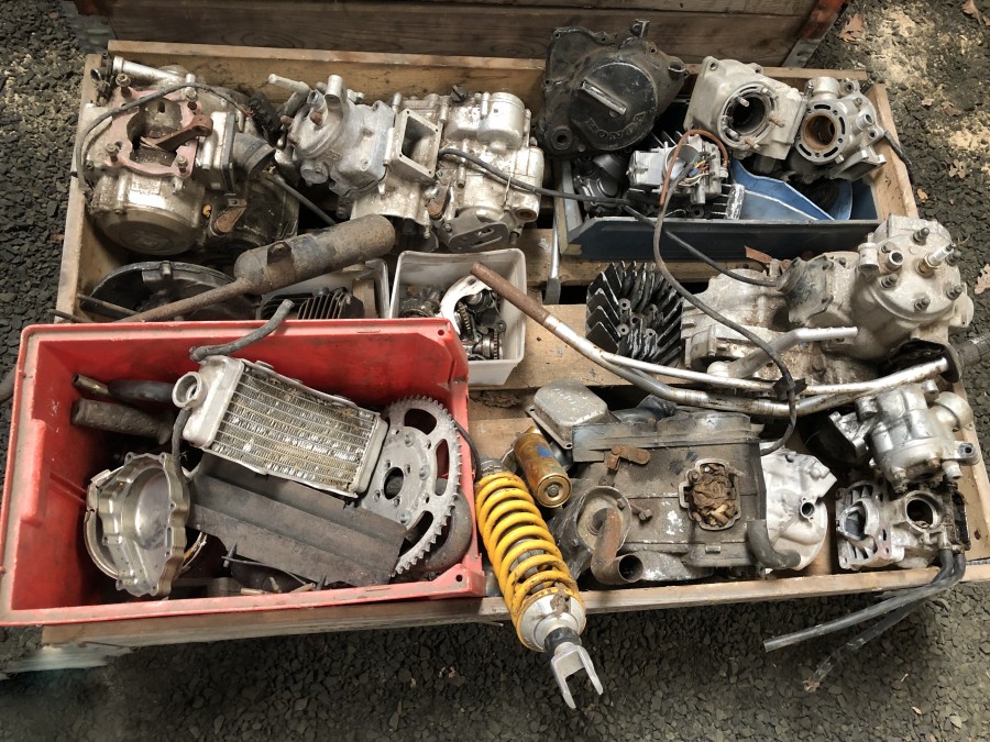 Reservdelar till Mopeder, motorcyklar och Crossar