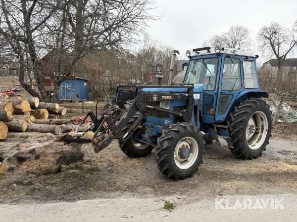 Traktor Ford 7700 med trima lastare