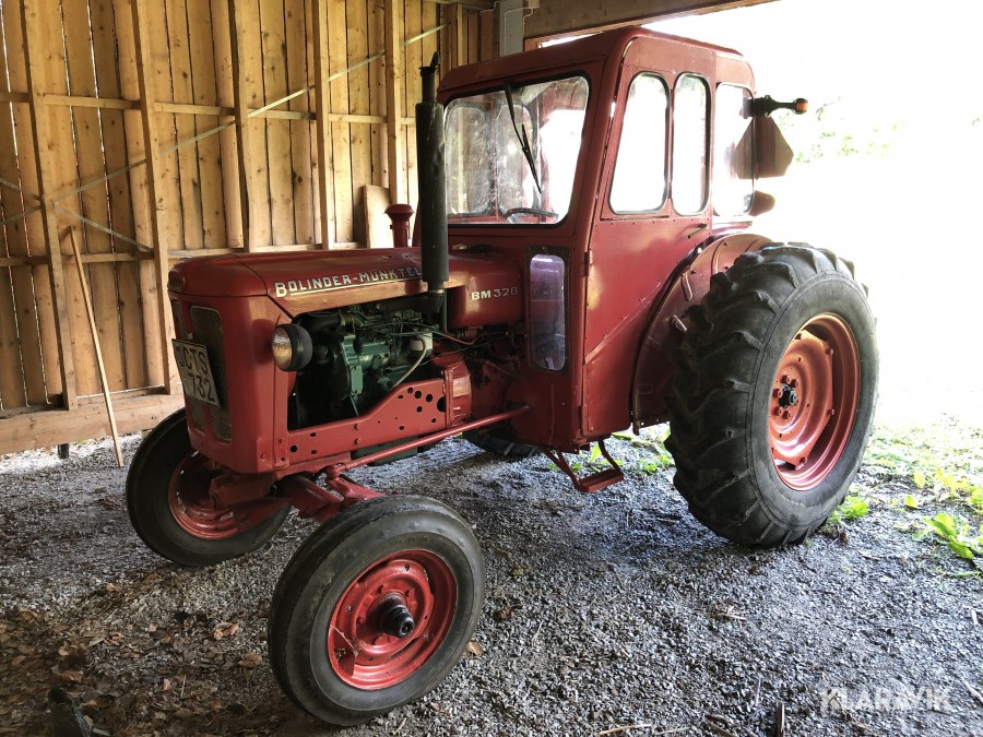 Traktor Volvo BM 320