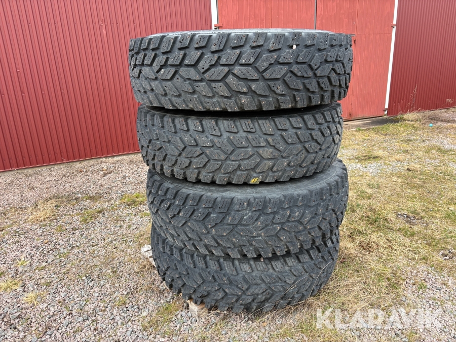 Entreprenaddäck Nokian 440/80R34 4st med JCB Fasttrac-fälg