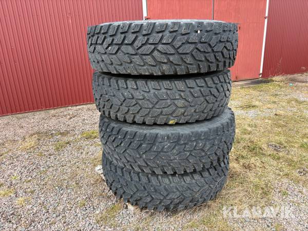 Entreprenaddäck Nokian 440/80R34 4st med JCB Fasttrac-fälg