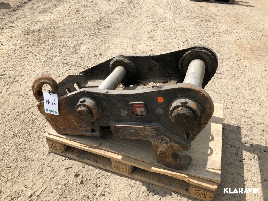 Redskapsfäste till grävmaskin Volvo EC 460 Serameko S45 