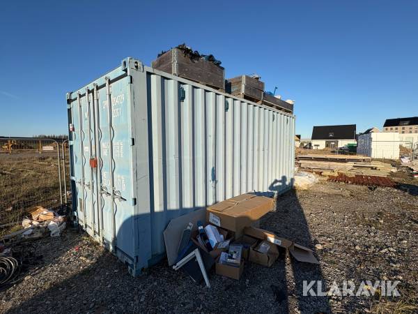 Förrådscontainer med diverse bygginventarier