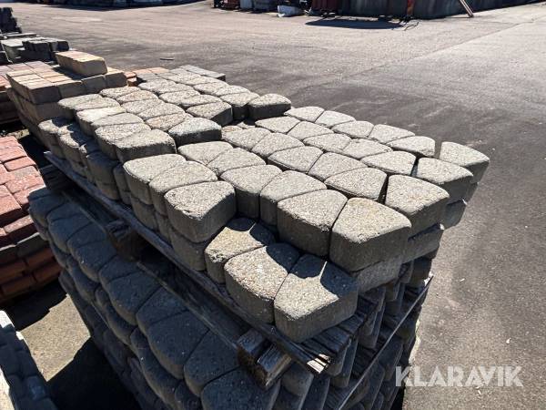 Marksten Betongfabriken RBR Bohus tumlad flex liten antracit 140x140x52,5x50