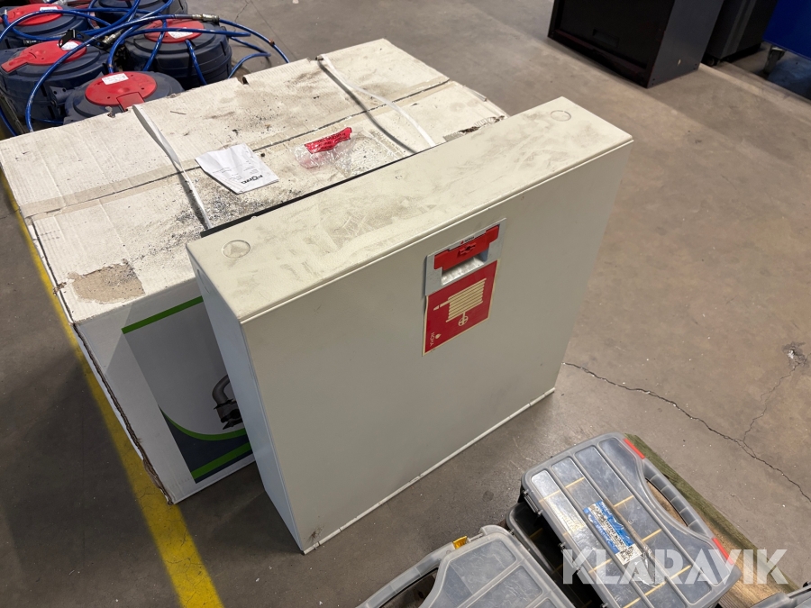 Brandpostskåp med slang Noha