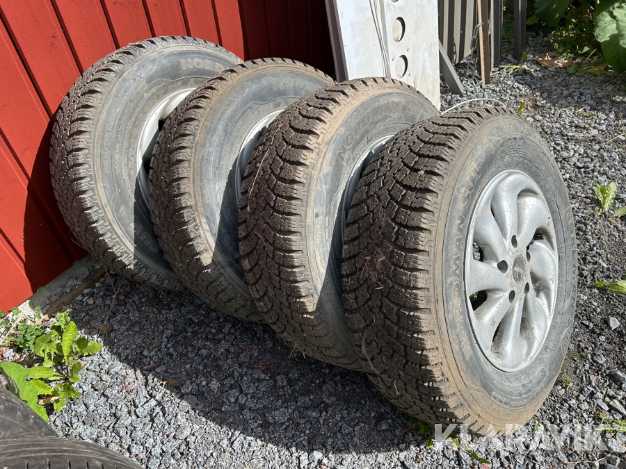 Vinterdäck Nordman 235/70R16