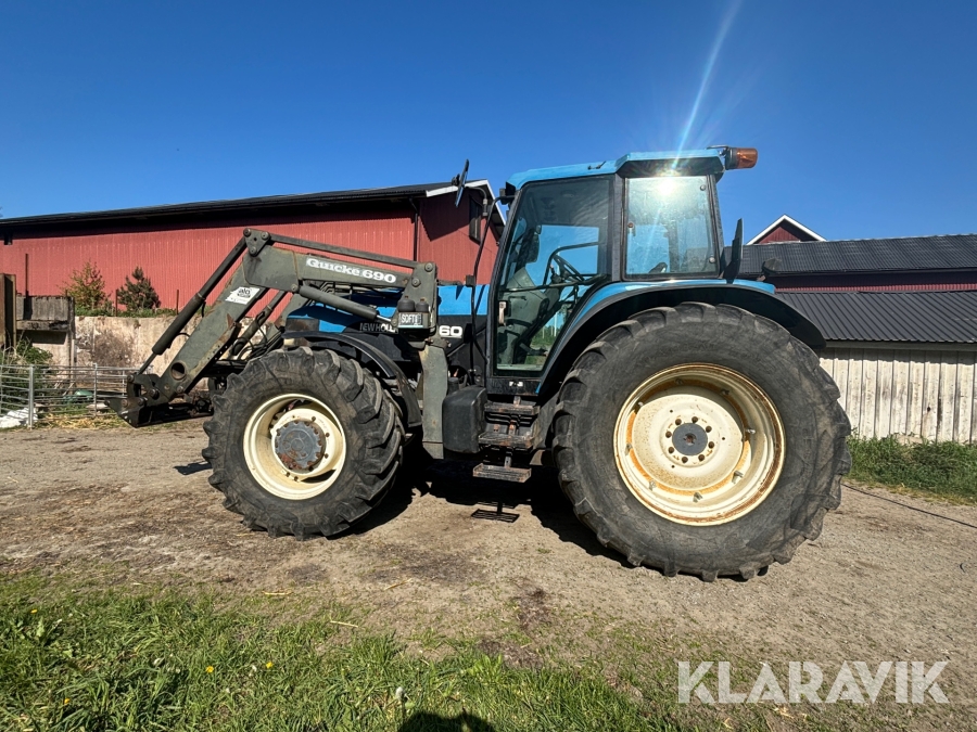 Traktor New Holland 8360
