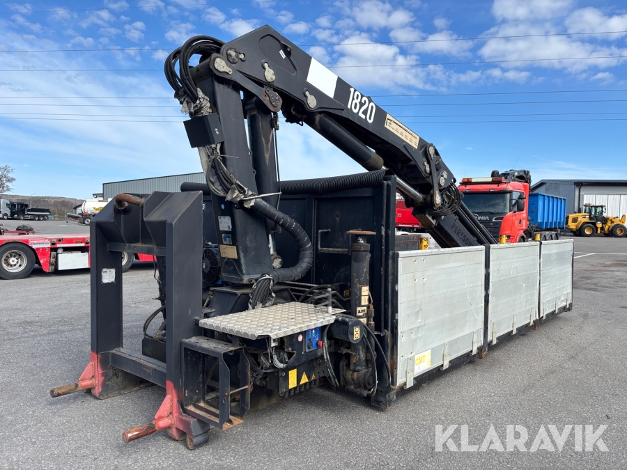 Lastväxlarflak CMT med HMF 1820K4 kran