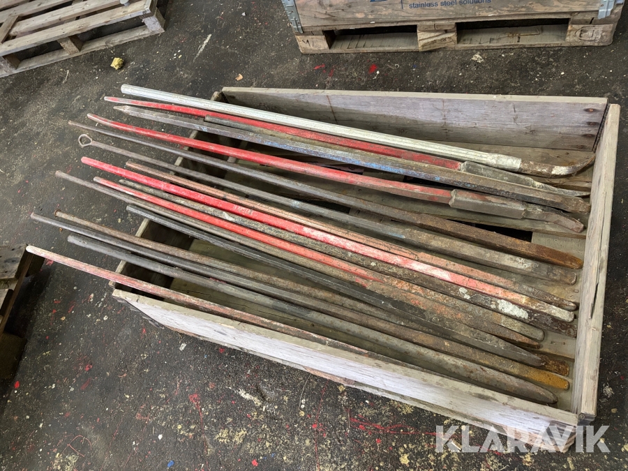 Pall med diverse järnspett