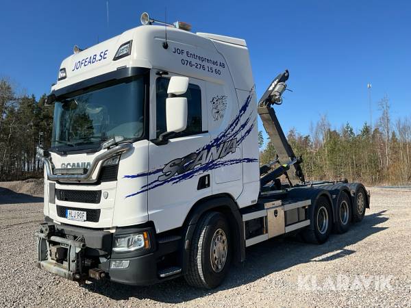 Lastväxlare/ Krokbil Scania R 650 B 8x4 plogutrustad + salt/sandhydraulik