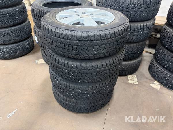 Däck Sunfull och fälgar Dezent 195/65R15 4 st