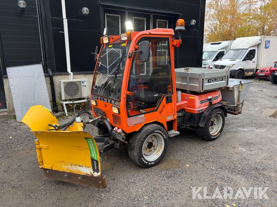 Redskapsbärare Holder C 2.34 med Vikplog och Sandspridare