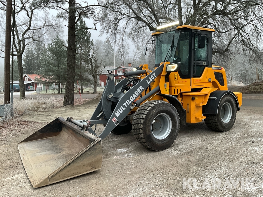 Hjullastare Multiloader L30T med sandspridare  planerskopa och vikplog