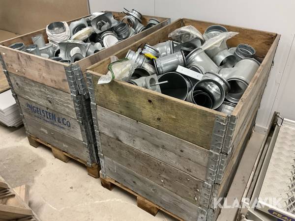 Ventilationskopplingar 2 pallar med delar till ventilation