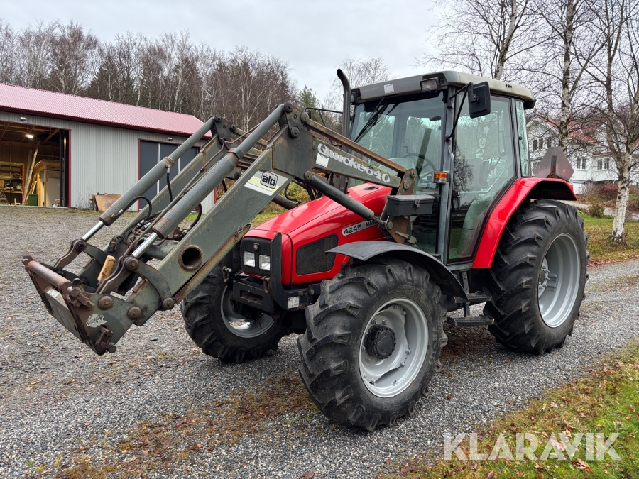 Traktor Massey Ferguson 4245-4 med frontlastare