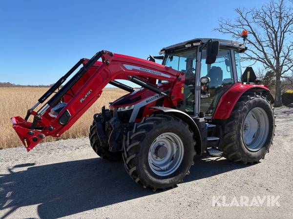 Traktor Massey Ferguson 5S.145 Dyna-6 Exclusive med frontlastare