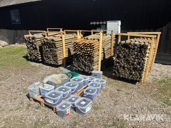 Impregnerade stängselstolpar och tillbehör 800st