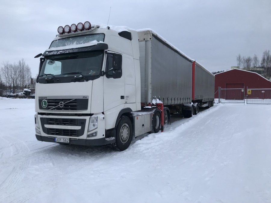 Lastbil med släp 25m