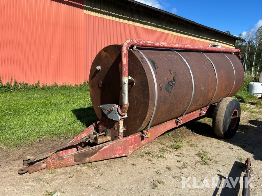 Gödselspridare 8 kubik med pump