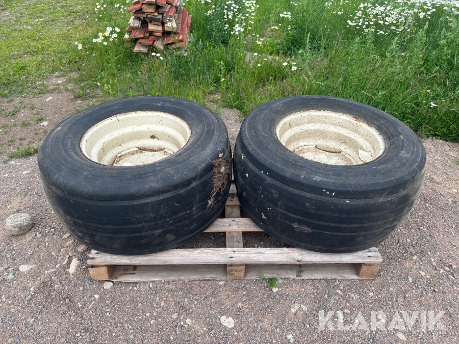 Lantbruksdäck på fälg Trelleborg Twin 400-17.5 2st