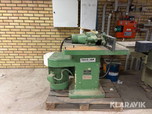 Vertikal / spindelfräs Värnamo Maskinaktiebolag