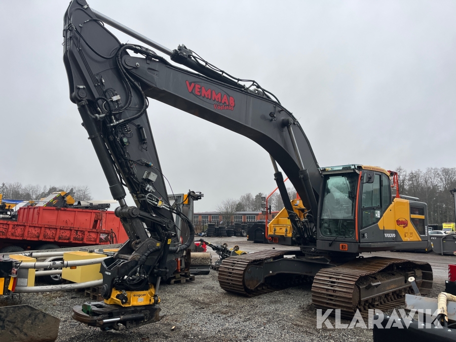Grävmaskin Volvo EC300EL med redskap och 3-D