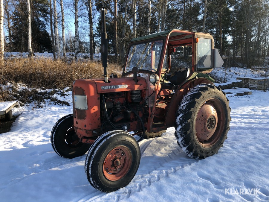 Traktor Nuffield 342