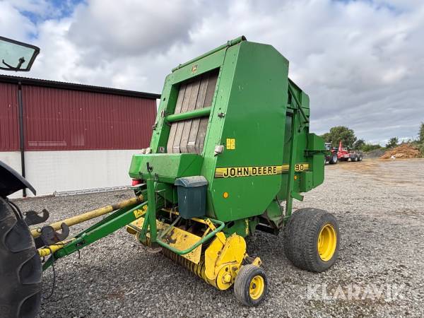 Rundbalspress John Deere 590