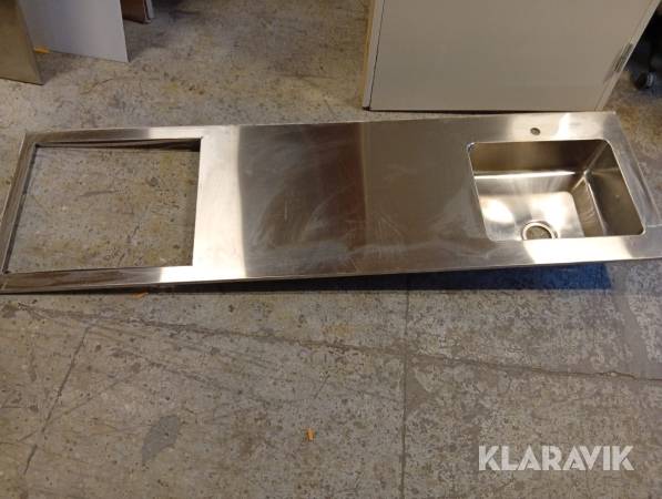 Rostfri diskbänk med enkel ho och urtag för häll/spishäll