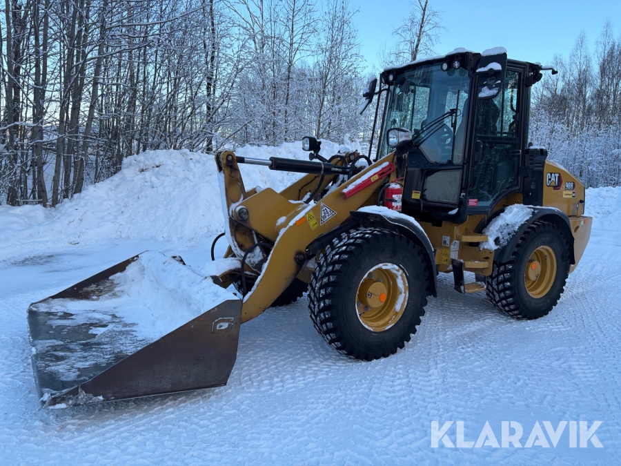 Hjullastare CAT 908 med vikplog och planeringsskopa