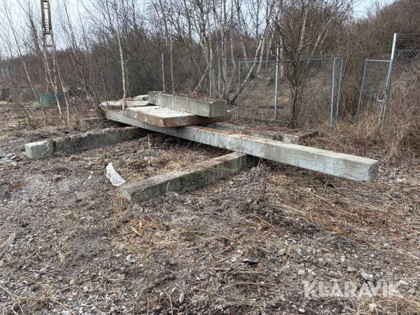 Diverse betongfundament & slipers