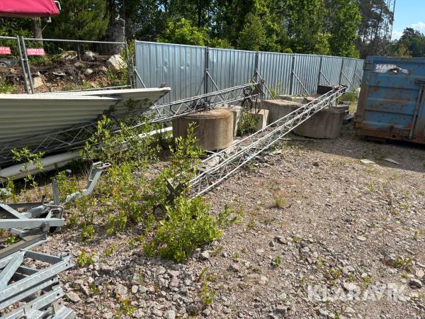 Fackverksmast 7m med fundamentet 2st