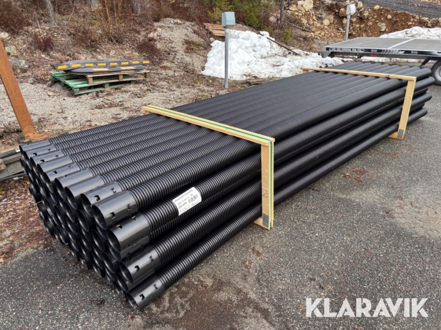 Dräneringsrör 110 mm x 4 m med muff 57 st