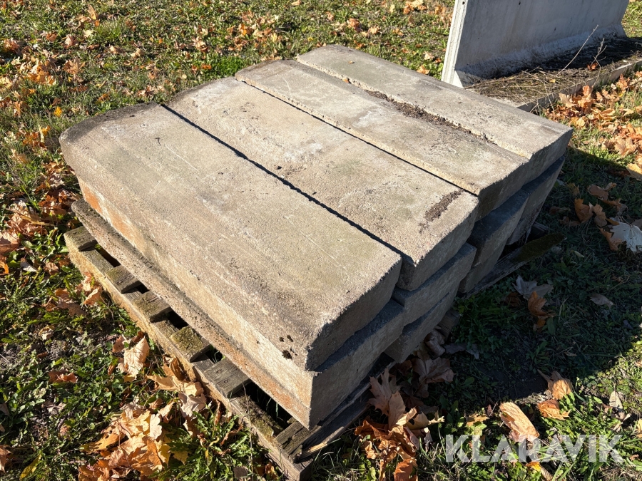 Betongkantsten och betongblock