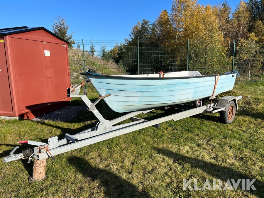 Båt Crescent 405 med REKO båttrailer