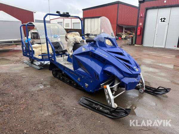 Snöskoter Alpina Superclass 1,2L VVT 12 med släde