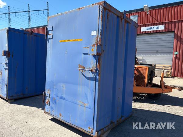Container med förvaringsfack