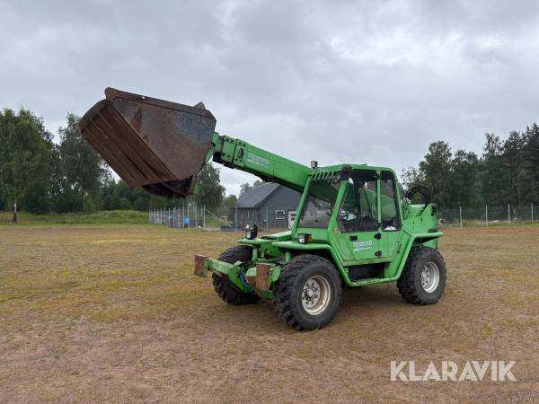 Teleskoplastare Merlo P30.13 EVS med 2 redskap