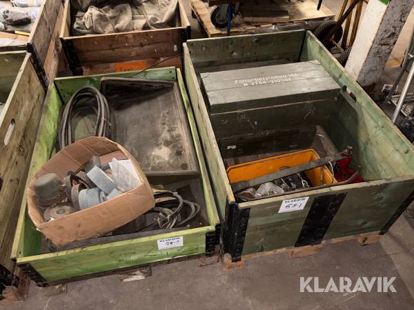 Fältbelysning, verktyg, slipsten, remmar m.m. 2st pall