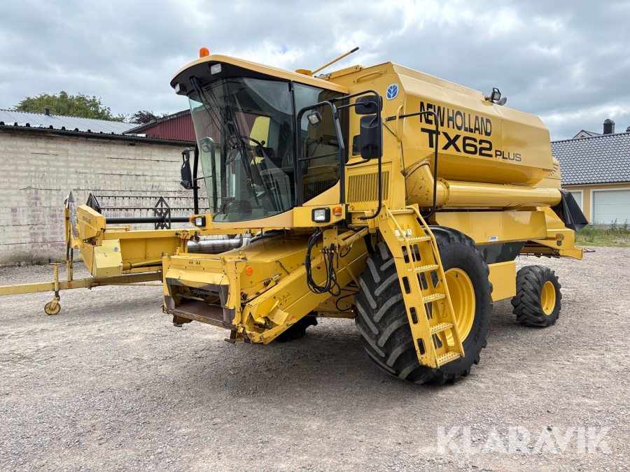 Skördetröska New Holland TX62