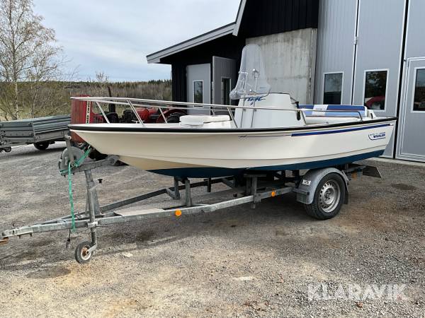 Motorbåt vatten JET Boston Whaler Maui